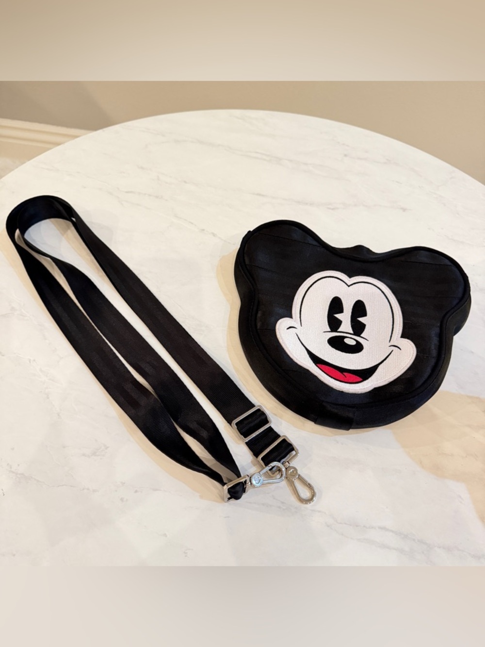 NEW Disney Harvey’s Minnie & Mickey Reversible Bag - Picture 12 of 13